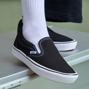 COMFYCUSH SLIP-ON 男女休闲鞋